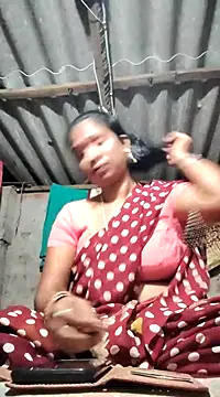 Snapshot of Hotty-dola chatting on 03-02-25, 04:21 Hotty-dola online show from 03-02-25, 04:21