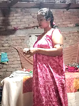 Snapshot of Hotty-dola chatting on 03-06-25, 03:02 Hotty-dola online show from 03-06-25, 03:02