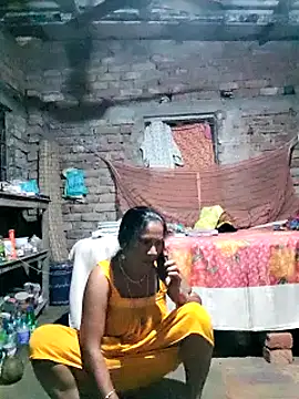 Snapshot of Hotty-dola chatting on 03-09-25, 04:33 Hotty-dola online show from 03-09-25, 04:33