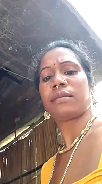 Snapshot of Hotty-dola chatting on 03-10-25, 04:17 Hotty-dola online show from 03-10-25, 04:17