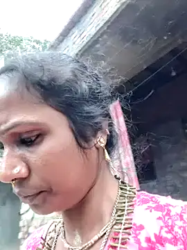 Snapshot of Hotty-dola chatting on 03-23-25, 05:00 Hotty-dola online show from 03-23-25, 05:00
