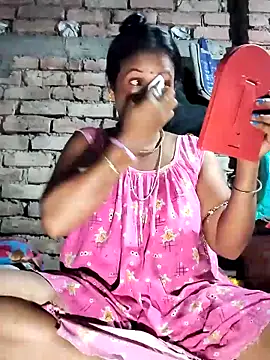 Snapshot of Hotty-dola chatting on 09-18-25, 07:27 Hotty-dola online show from 09-18-25, 07:27
