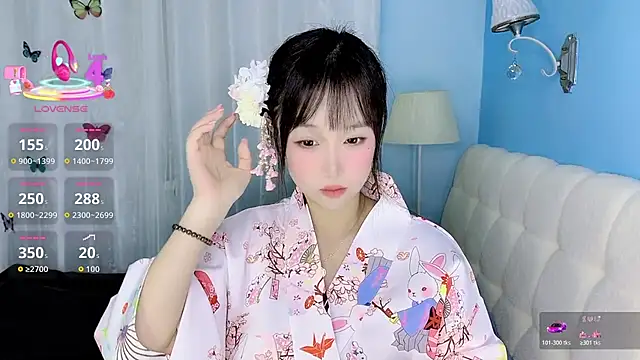 Snapshot of -Wendy__ chatting on 01-15-26, 05:45 -Wendy online show from 01-15-26, 05:45