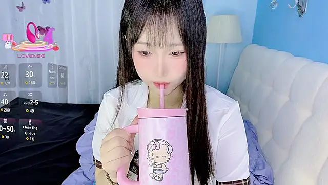 Snapshot of -Wendy__ chatting on 02-12-26, 04:29 -Wendy online show from 02-12-26, 04:29