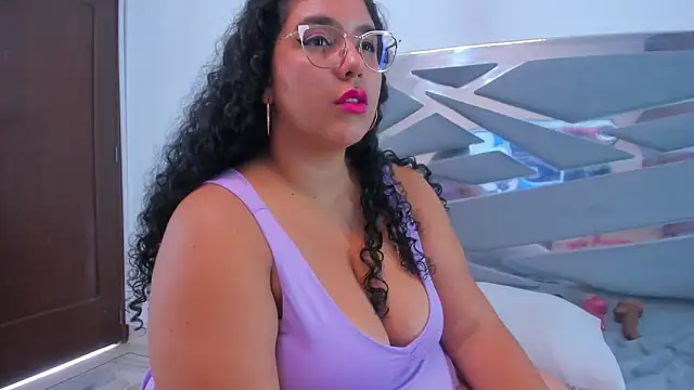 Tiffanymiller00 online show from 12-09-24, 06:57