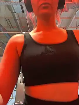 Snapshot of SweetSolez chatting on 03-11-25, 08:20 SweetSolez online show from 03-11-25, 08:20