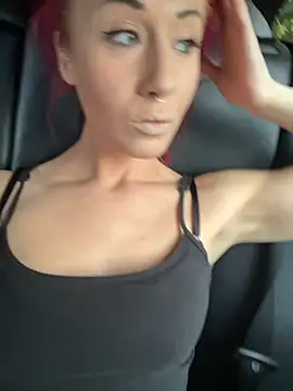 Snapshot of SweetSolez chatting on 10-27-25, 02:32 SweetSolez online show from 10-27-25, 02:32