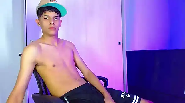 Snapshot of LiamGadiell chatting on 12-19-24, 09:18 LiamGadiell online show from 12-19-24, 09:18