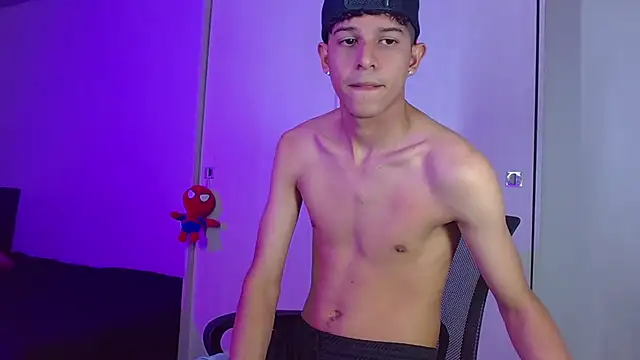 Snapshot of LiamGadiell chatting on 02-22-25, 01:55 LiamGadiell online show from 02-22-25, 01:55