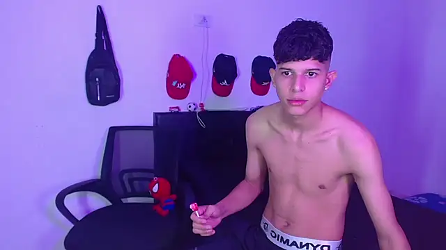 Snapshot of LiamGadiell chatting on 02-24-25, 04:16 LiamGadiell online show from 02-24-25, 04:16