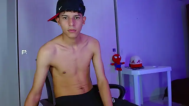 Snapshot of LiamGadiell chatting on 03-02-25, 01:04 LiamGadiell online show from 03-02-25, 01:04