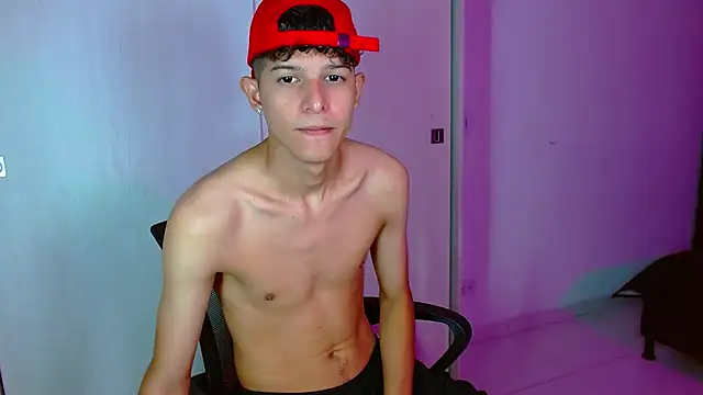 Snapshot of LiamGadiell chatting on 03-20-25, 09:24 LiamGadiell online show from 03-20-25, 09:24