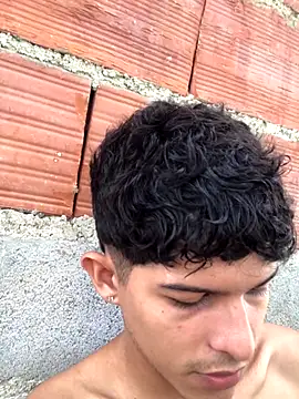 Snapshot of LiamGadiell chatting on 11-23-25, 04:18 LiamGadiell online show from 11-23-25, 04:18