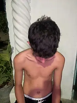 Snapshot of LiamGadiell chatting on 03-10-26, 03:00 LiamGadiell online show from 03-10-26, 03:00