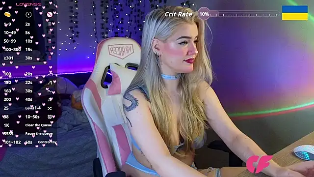 Snapshot of RedVelveten chatting on 11-11-25, 03:39 RedVelveten online show from 11-11-25, 03:39