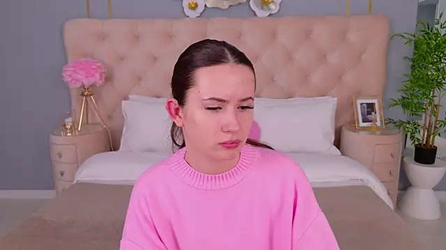 milaleoneli online show from 03-03-25, 12:37