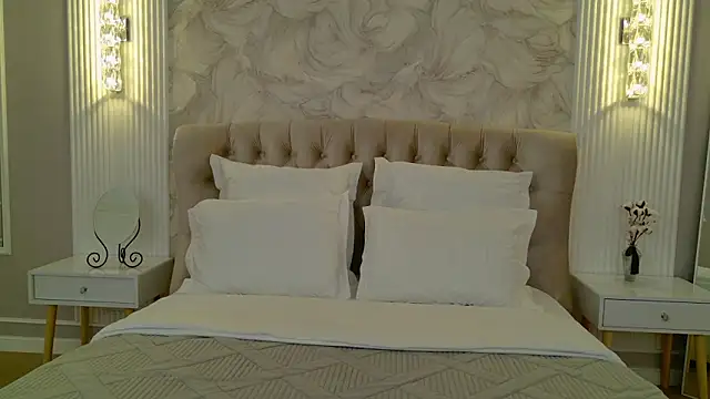 milaleoneli online show from 10-07-25, 03:09