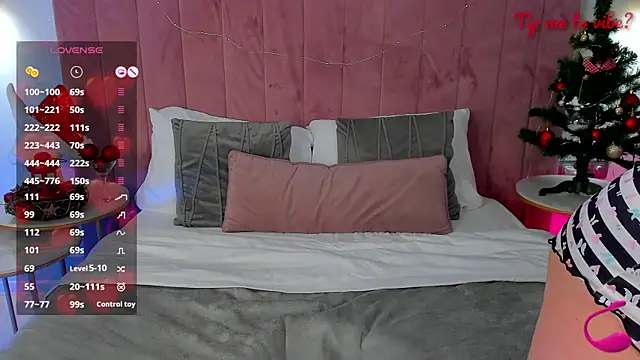 Snapshot of Mayzzie chatting on 01-14-26, 08:25 Mayzzie online show from 01-14-26, 08:25