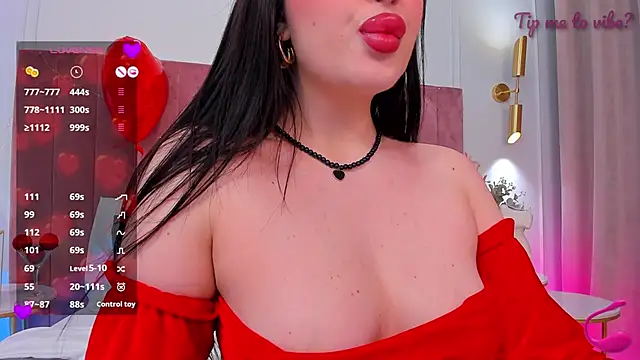 Snapshot of Mayzzie chatting on 02-14-26, 04:15 Mayzzie online show from 02-14-26, 04:15