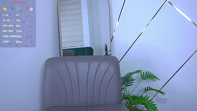 Snapshot of b3llaspringg chatting on 10-20-25, 11:27 b3llaspringg online show from 10-20-25, 11:27