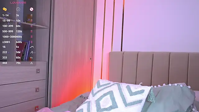 Snapshot of b3llaspringg chatting on 12-16-25, 09:31 b3llaspringg online show from 12-16-25, 09:31