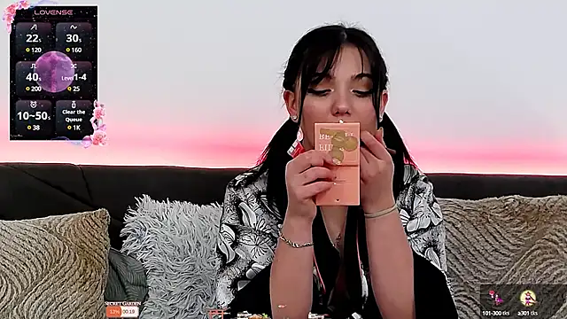 AveryWillow online show from 02-12-25, 08:40