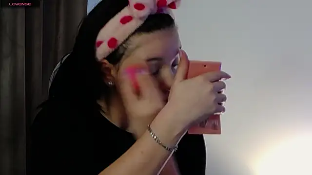 AveryWillow online show from 03-12-25, 12:57