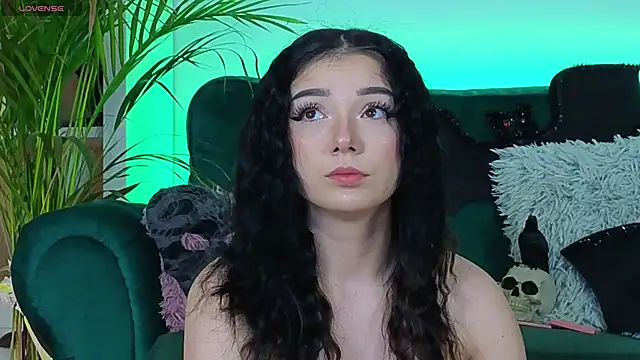 AveryWillow online show from 10-23-25, 03:28