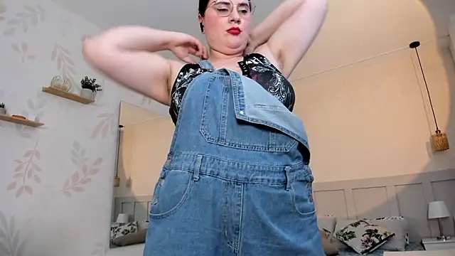 Snapshot of MartinaGuzmann chatting on 05-06-26, 01:16 MartinaGuzmann online show from 05-06-26, 01:16