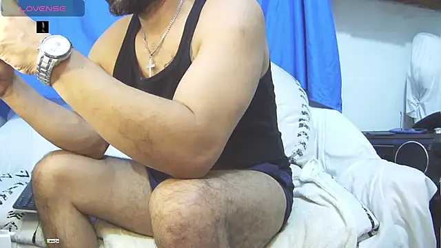 Snapshot of bruce_bigg chatting on 06-24-26, 12:59 bruce bigg online show from 06-24-26, 12:59