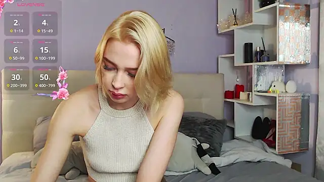 White Lioness online show from 01-13-26, 04:56