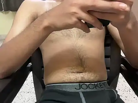 Snapshot of rahul_4u chatting on 11-02-25, 08:44 rahul 4u online show from 11-02-25, 08:44