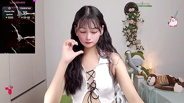Snapshot of Xiaomi-Angela chatting on 03-04-25, 03:15 Xiaomi-Angela online show from 03-04-25, 03:15