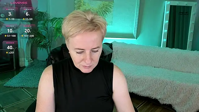 Nika Smit online show from 11-21-25, 08:57