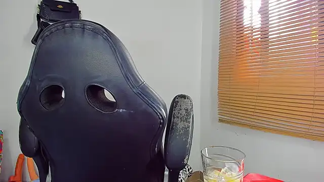 bigcrisblack online show from 10-20-25, 03:23