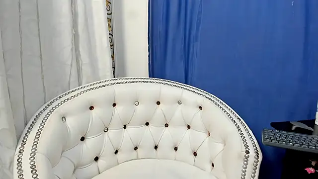 Snapshot of Analia18_ chatting on 01-11-25, 03:31 Analia18 online show from 01-11-25, 03:31
