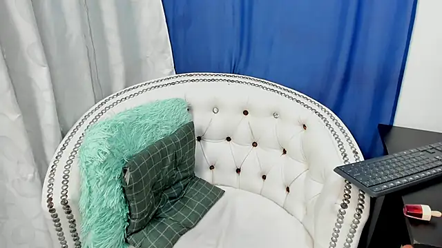 Snapshot of Analia18_ chatting on 01-14-25, 02:53 Analia18 online show from 01-14-25, 02:53