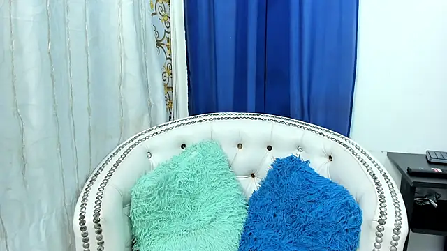 Snapshot of Analia18_ chatting on 02-18-25, 12:06 Analia18 online show from 02-18-25, 12:06