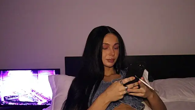 Snapshot of IvyKaelani chatting on 02-15-26, 01:52 IvyKaelani online show from 02-15-26, 01:52