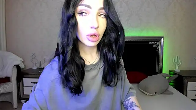 Snapshot of NancyLovee_ chatting on 03-15-25, 06:10 NancyLovee online show from 03-15-25, 06:10