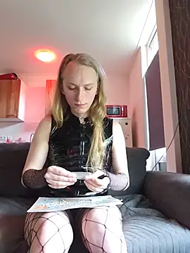 MissPigster online show from 06-18-26, 05:06