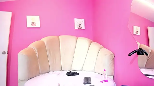 Snapshot of aishasounders chatting on 12-11-24, 07:36 aishasounders online show from 12-11-24, 07:36