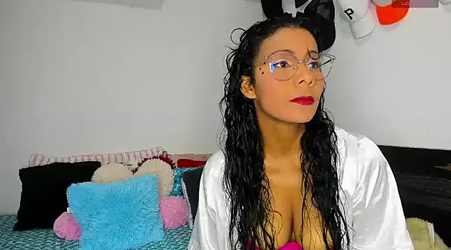 Nenita Hot  online show from 03-06-25, 05:54