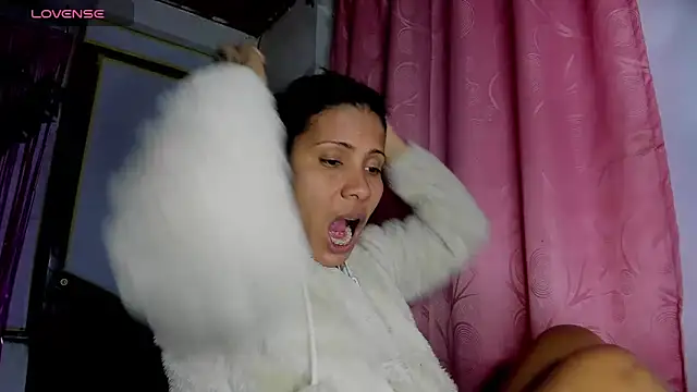 Nenita Hot  online show from 09-24-25, 03:21