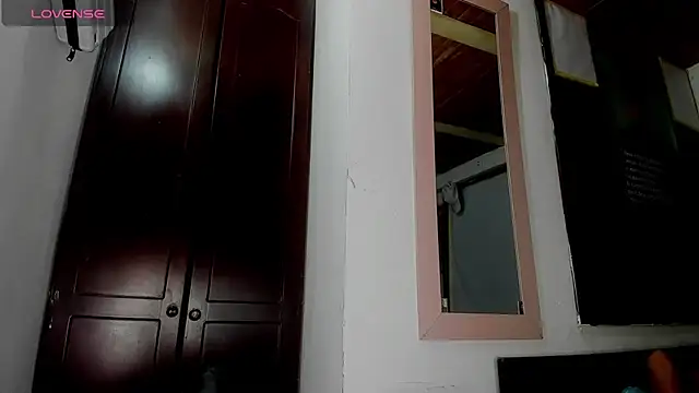 Nenita Hot  online show from 10-07-25, 10:07