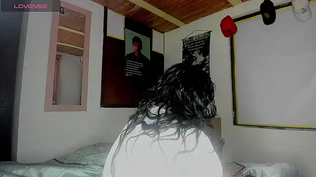 Nenita Hot  online show from 10-10-25, 04:11