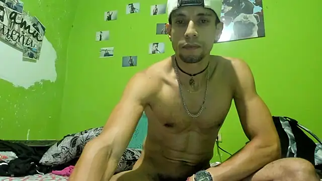 Snapshot of MikeRose94 chatting on 06-27-26, 10:37 MikeRose94 online show from 06-27-26, 10:37