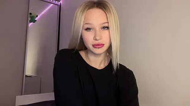 Snapshot of ur_molly chatting on 12-08-24, 02:49 ur molly online show from 12-08-24, 02:49