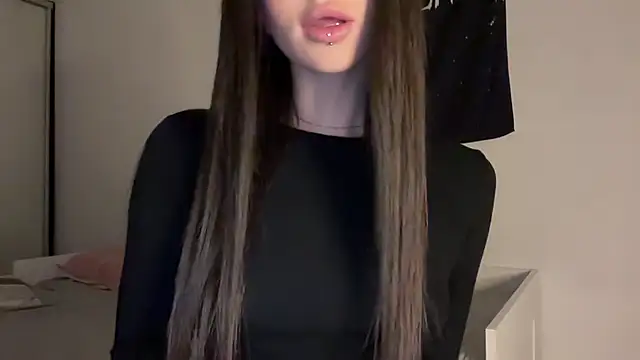 Snapshot of ur_molly chatting on 09-19-25, 01:56 ur molly online show from 09-19-25, 01:56