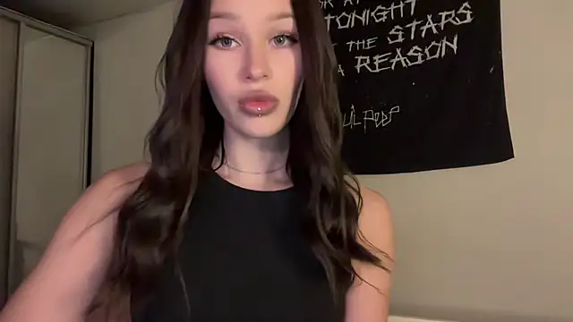 Snapshot of ur_molly chatting on 11-14-25, 12:59 ur molly online show from 11-14-25, 12:59